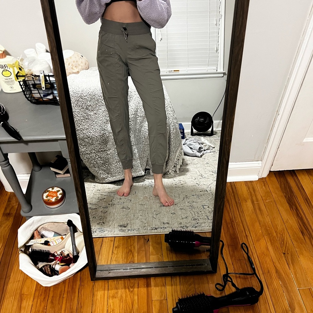 Lululemon Dance Studio Jogger - Taupe